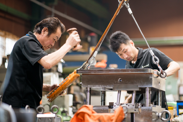 金型設計・製作